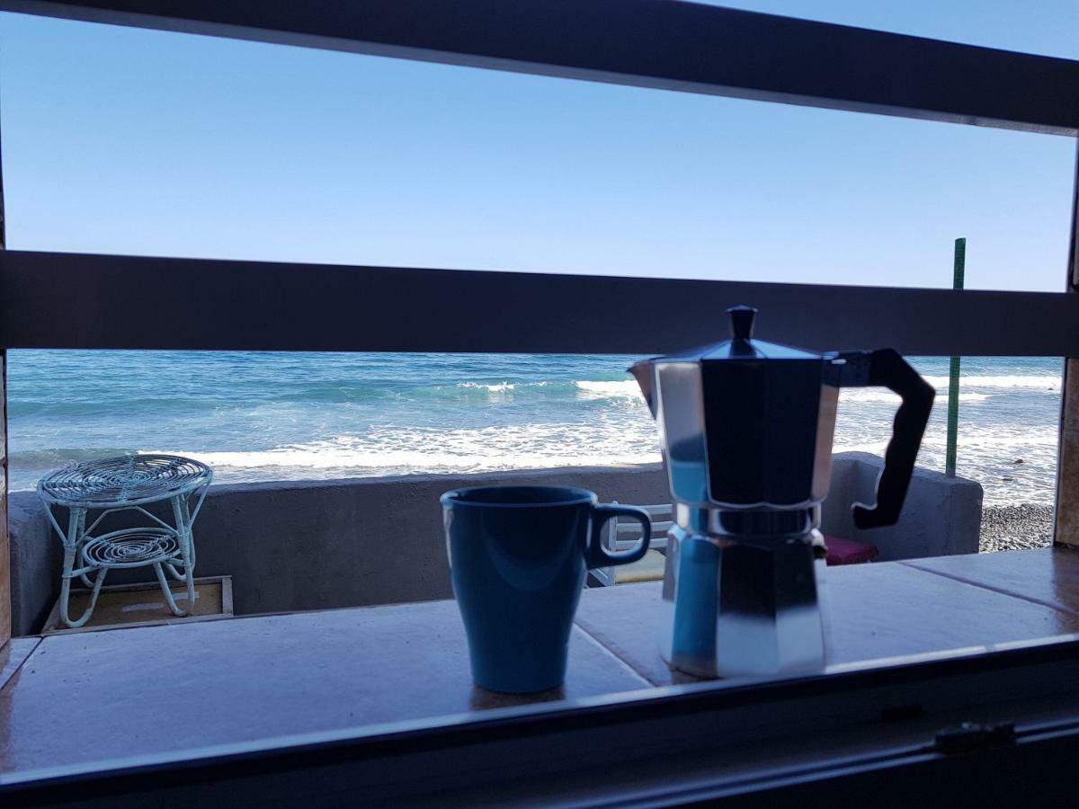 Bed And Breakfast By The Sea Pozo Izquierdo Esterno foto